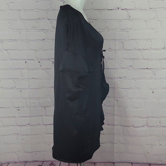 Victoria’s Secret black flutter sleeve short robe/kimono w/ruffle front One Size - Picture 4 of 8